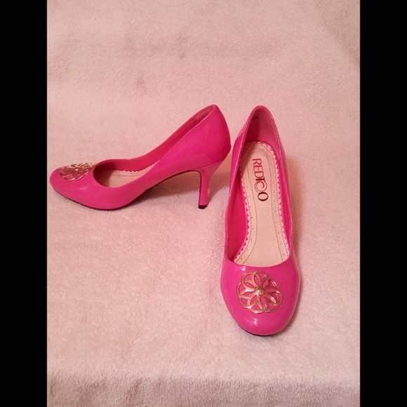 👠 - Picture 2 of 3